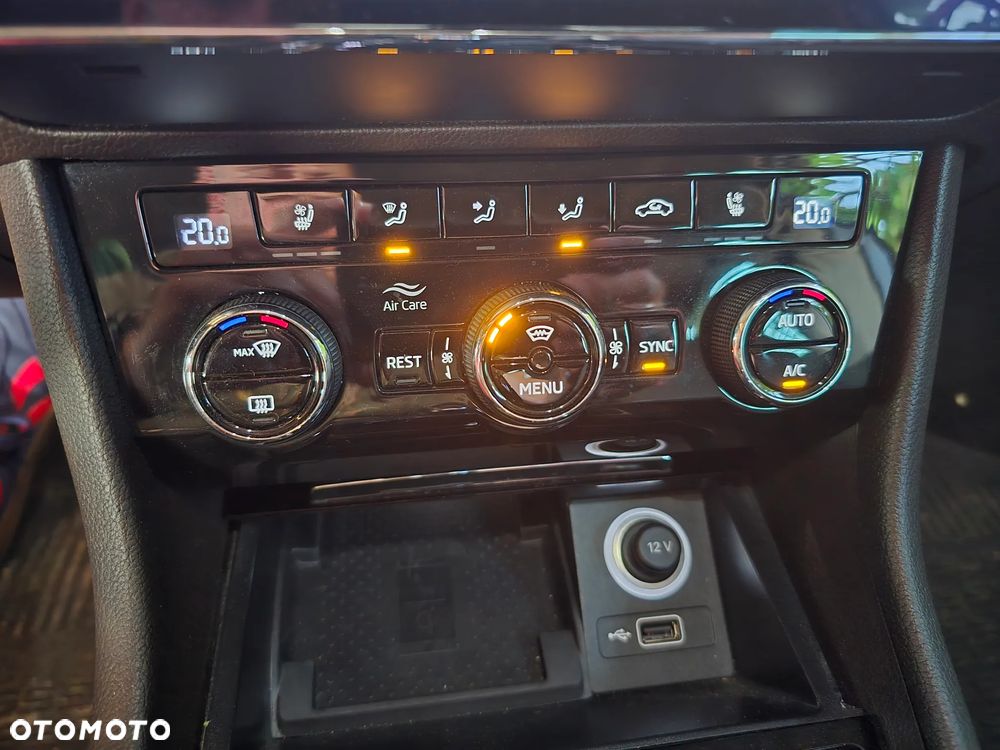 Skoda Superb 2.0 TSI 4x4 DSG L&K - 11