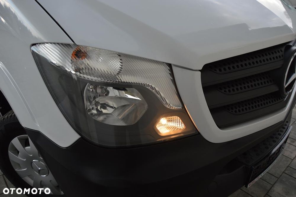 Mercedes-Benz Sprinter - 35