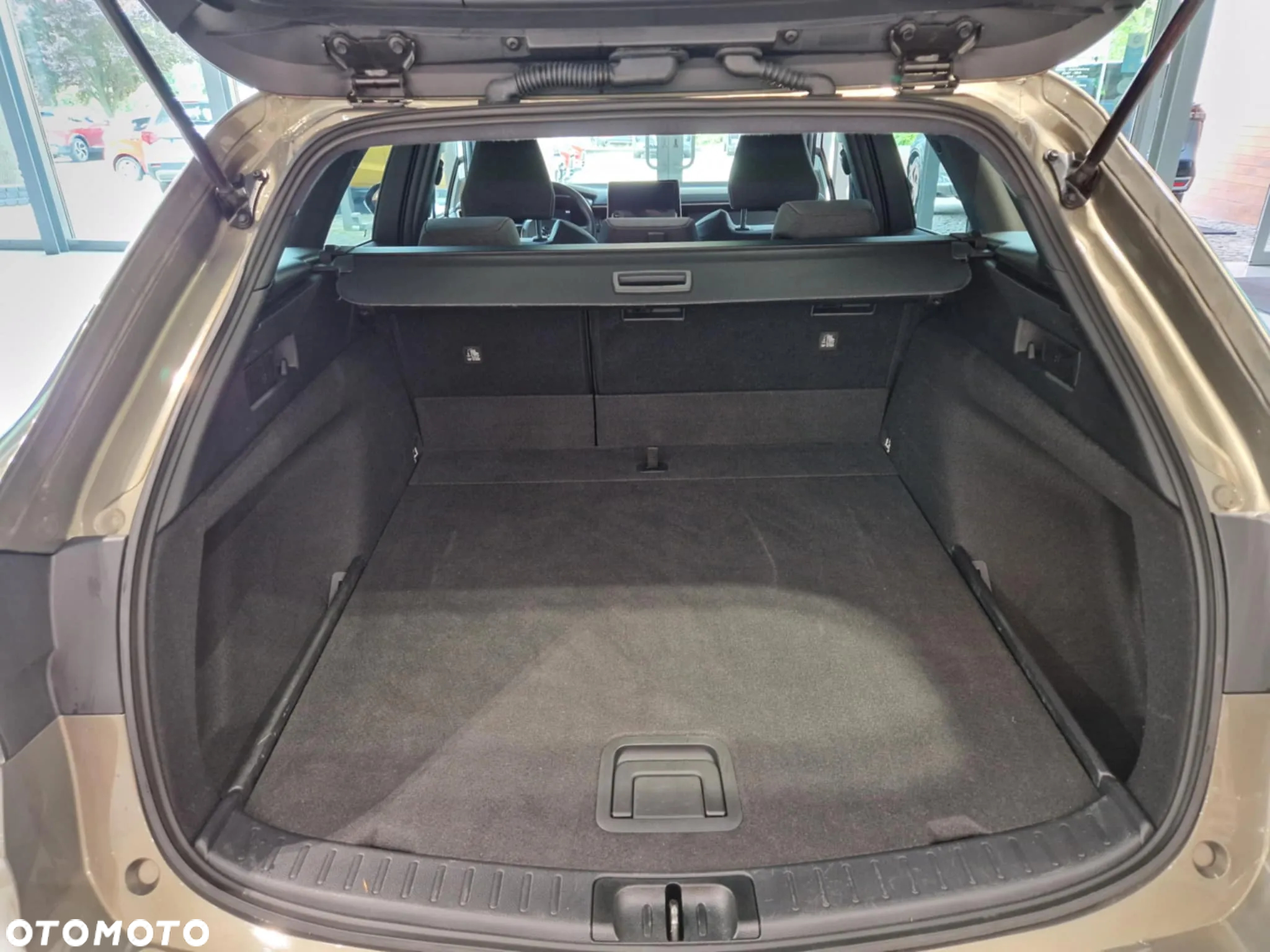 Suzuki Swace 1.8 Hybrid Premium Plus CVT - 17