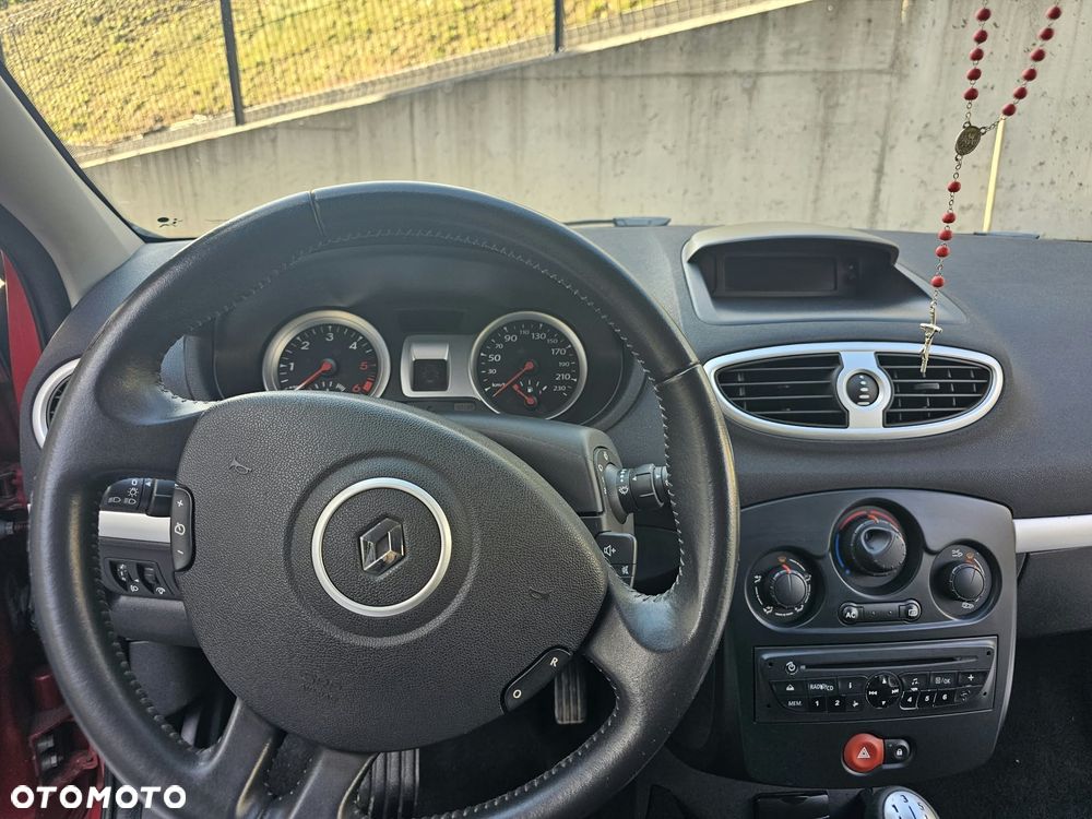 Renault Clio - 11