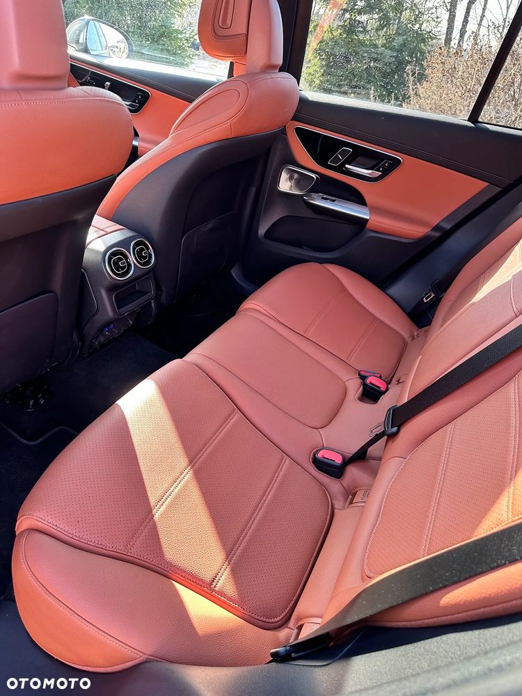 Mercedes-Benz GLC - 21