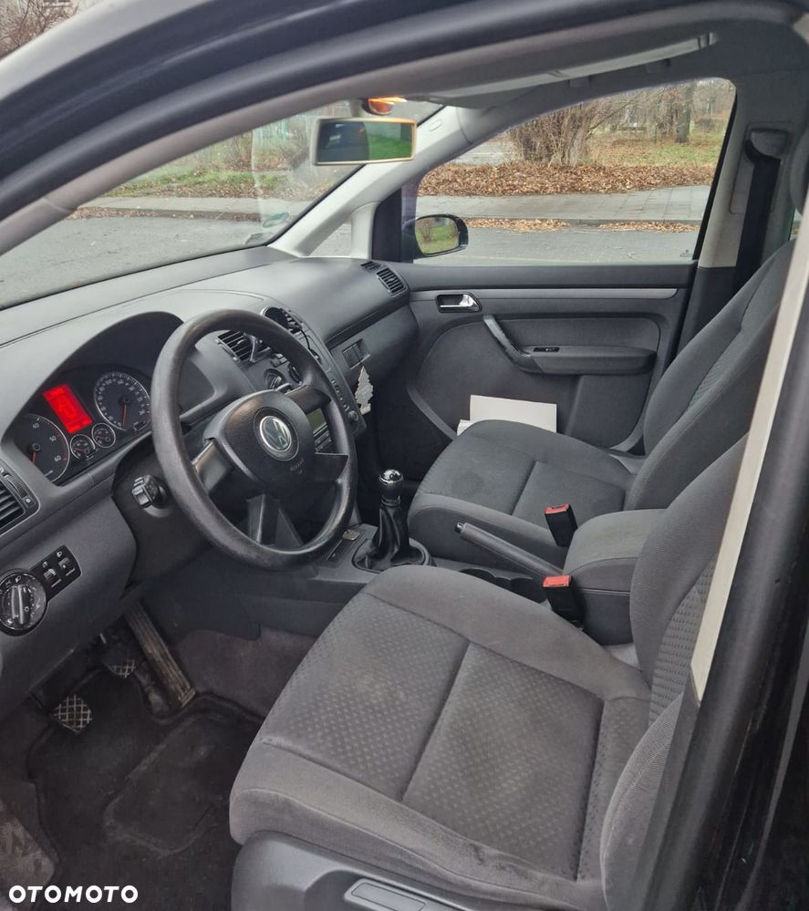 Volkswagen Touran - 8