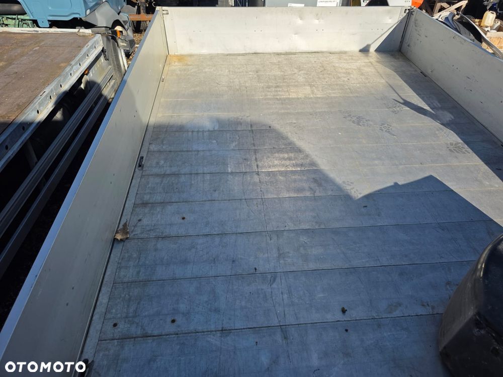 Zabudowa skrzyniowa / platforma – Mercedes Sprinter – 4,95 x 2,10 m - 10