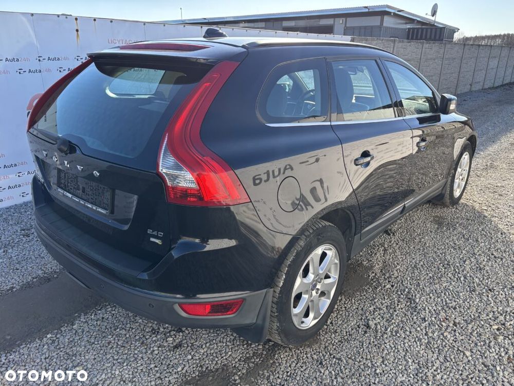 Volvo XC 60 2.4D DRIVe Momentum - 4