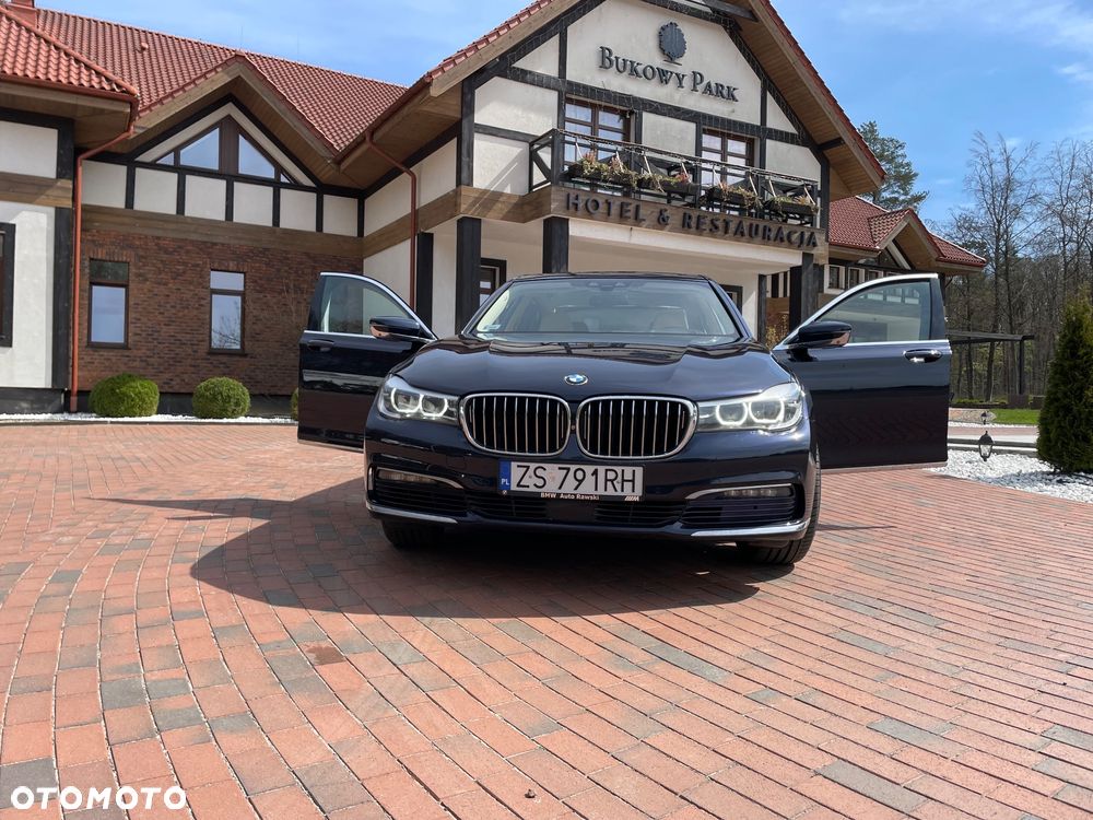 BMW Seria 7 740Li - 23