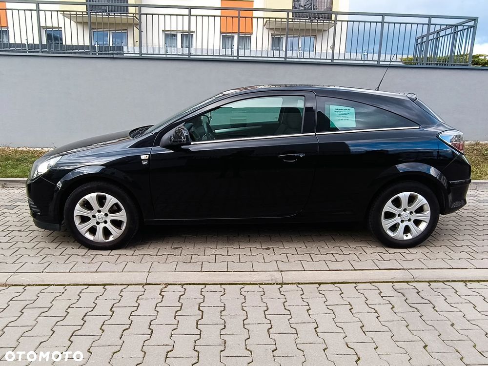 Opel Astra GTC 1.6 - 6