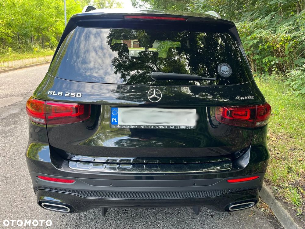 Mercedes-Benz GLB 250 4-Matic AMG Line 8G-DCT - 4