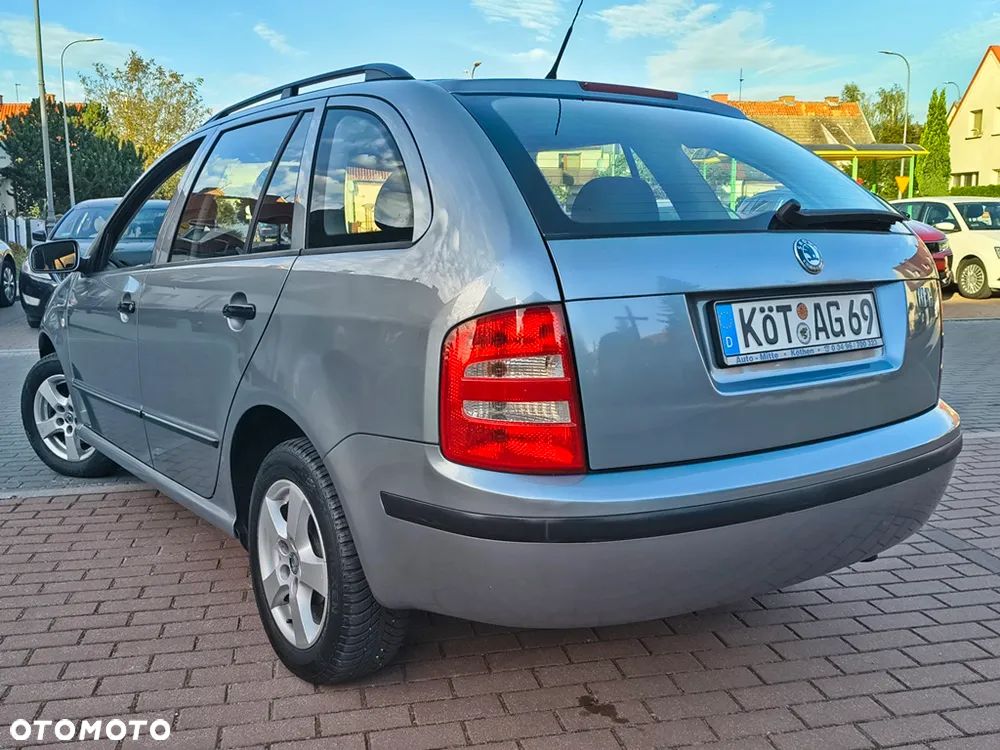 Skoda Fabia 1.4 16V Combi Comfort - 6