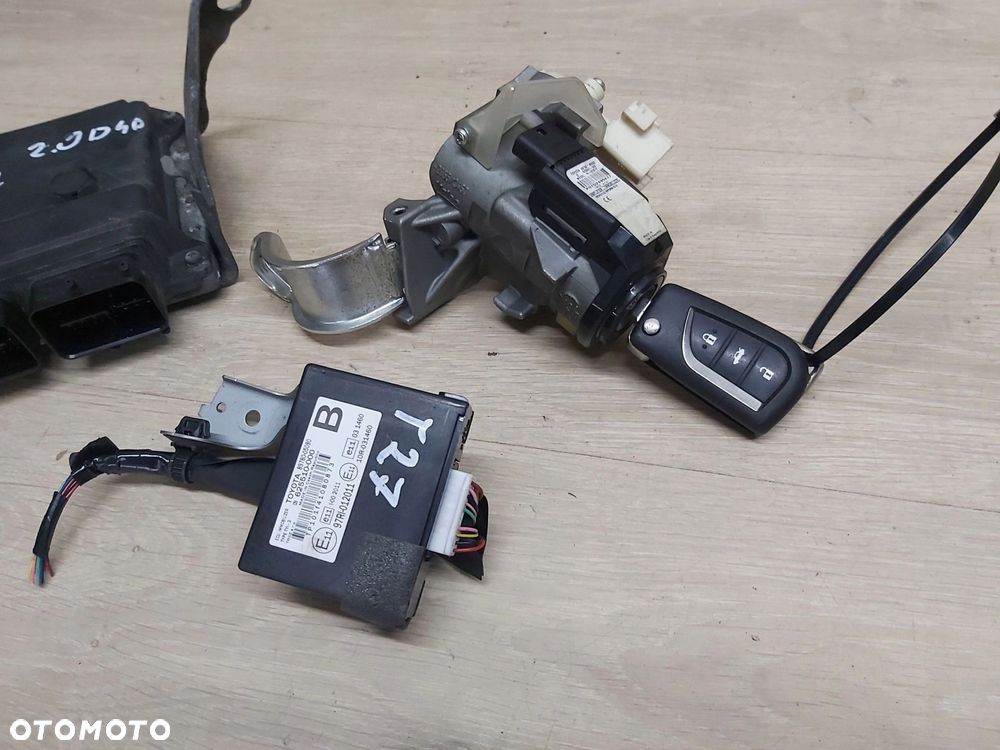 Toyota AVENSIS T27 komputer silnika kluczyk immobiliser 2,0 D4D 89661-05F21 - 3
