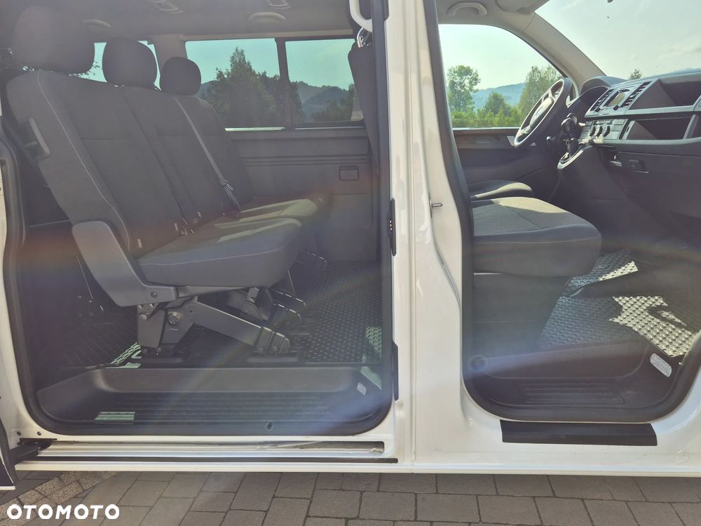 Volkswagen Caravelle 2.0 TDI L2 Comfortline 4Motion - 5