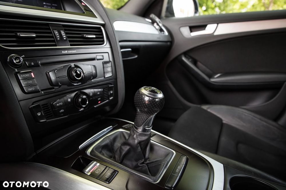 Audi A4 Limousine 2.0 TFSI S line Sportpaket (plus) - 24