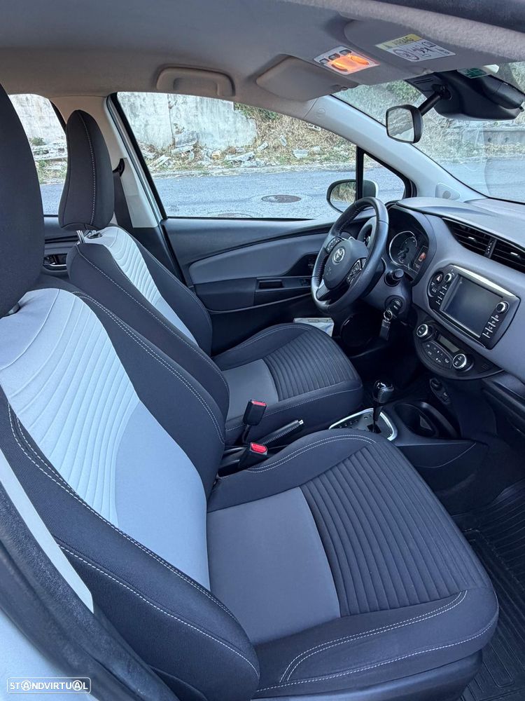 Toyota Yaris 1.5 HSD Comfort - 14