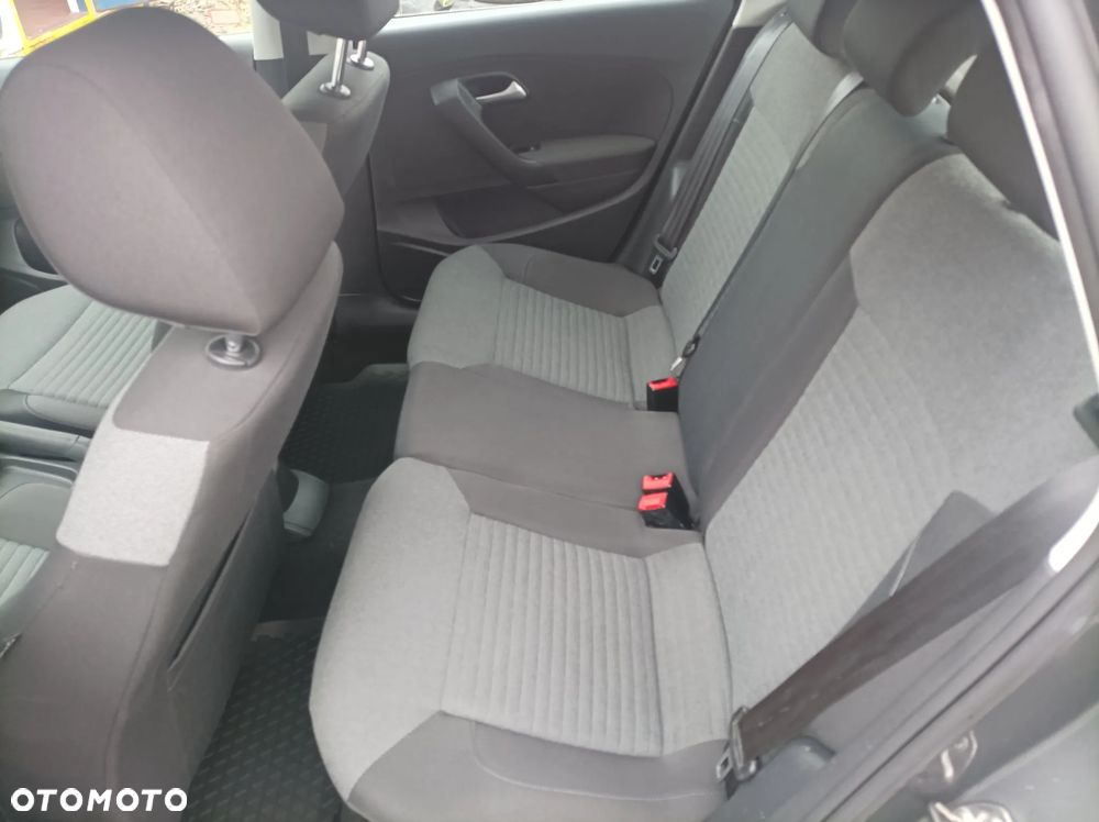 Volkswagen Polo 1.4 Highline - 19