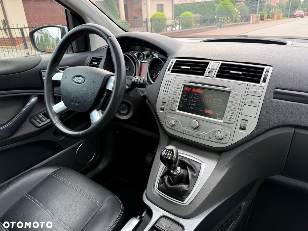 Ford Kuga - 24