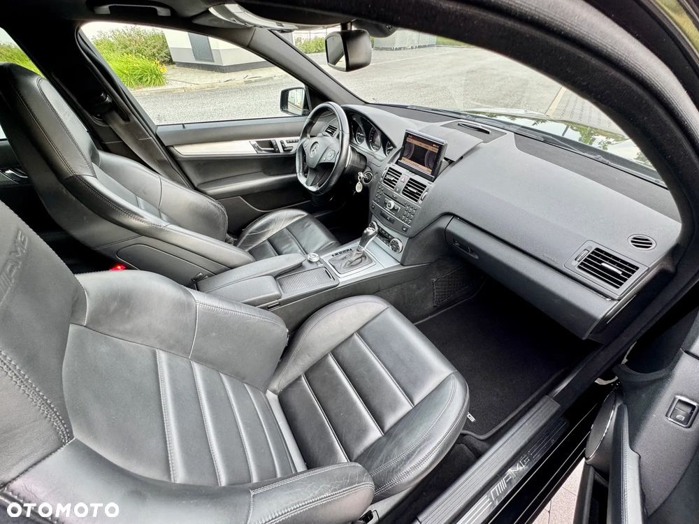 Mercedes-Benz Klasa C 63 AMG 7G-TRONIC - 17