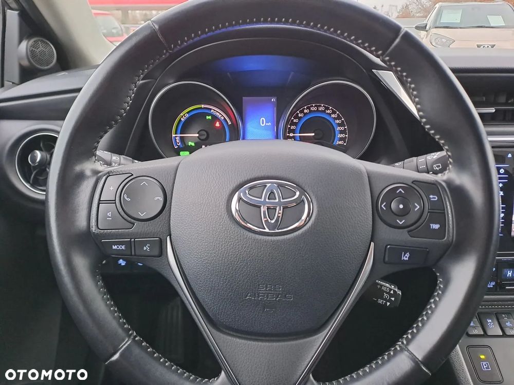 Toyota Auris Hybrid 135 Selection - 17