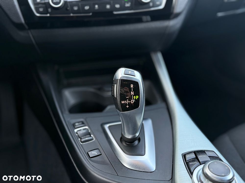 BMW Seria 1 118d Advantage - 33