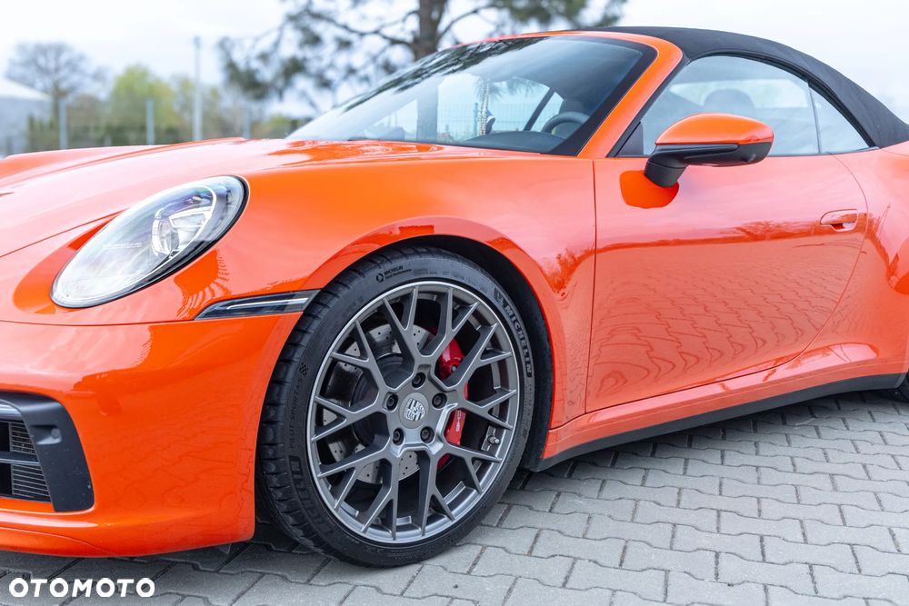 Porsche 911 Carrera 4S - 4