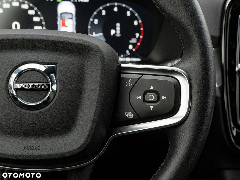 Volvo XC 40 T3 Momentum Pro - 18