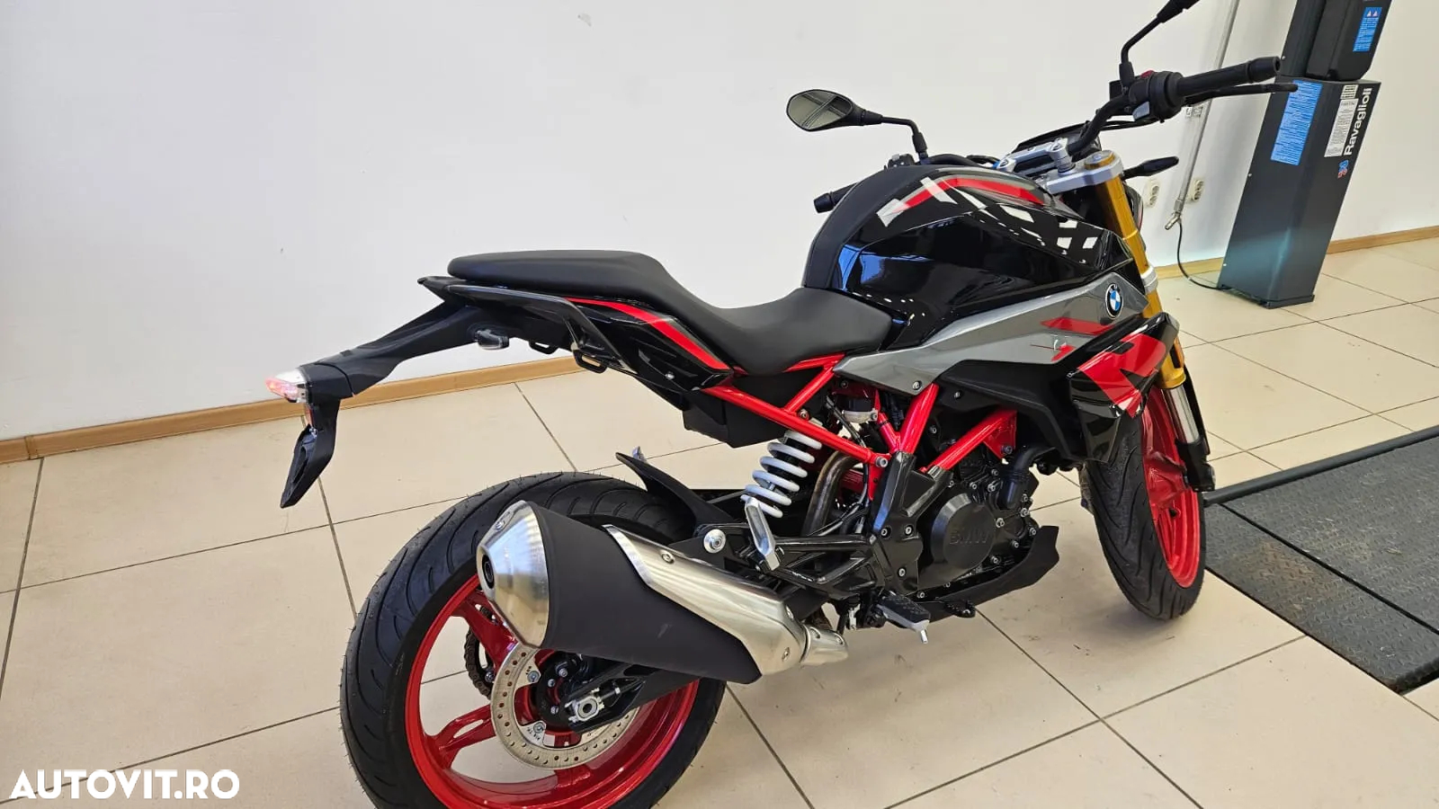 BMW G310R - 6