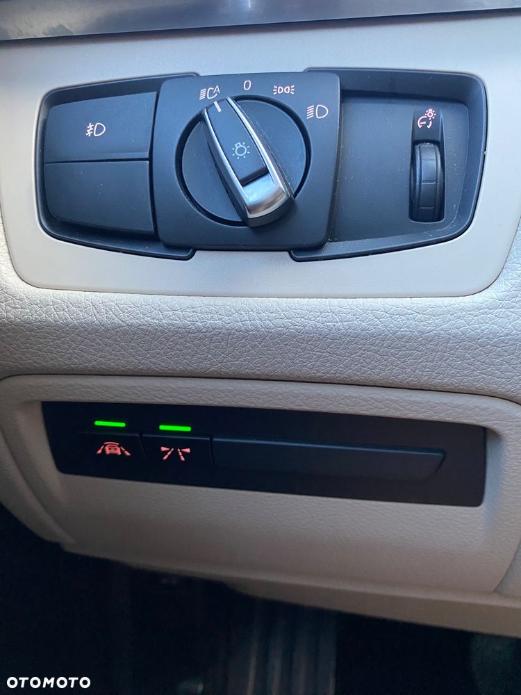 BMW Seria 3 330i Sport Line - 17