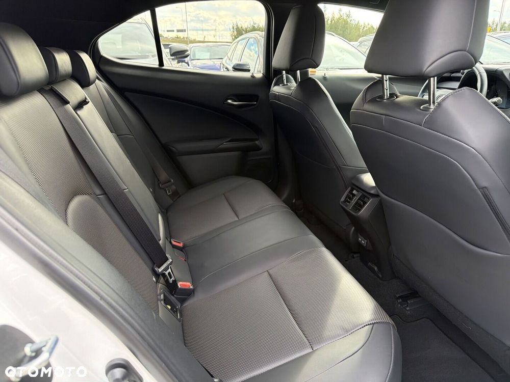 Lexus UX 300h Prestige - 10
