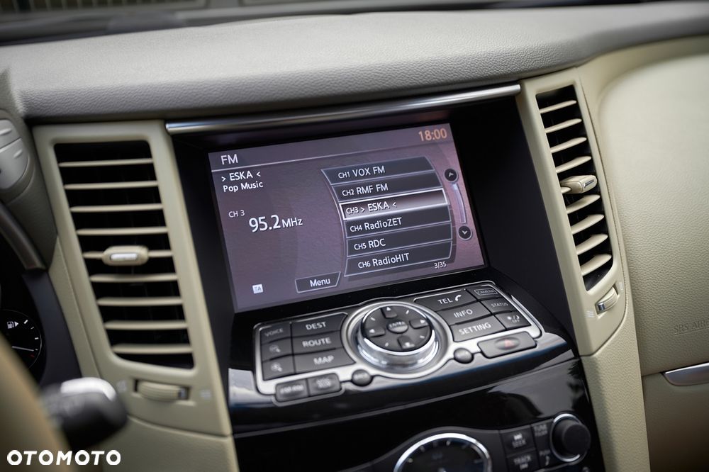 Infiniti QX70 3.0d S - 33