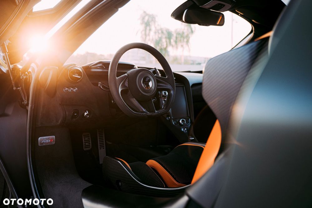 McLaren 720S Coupe - 24