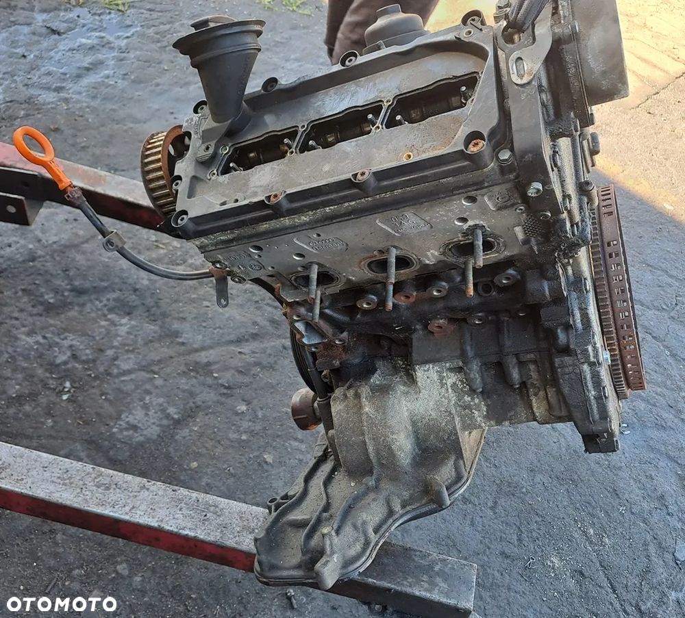 AUDI A6 C6 05r 3.0 TDI 165kW SILNIK BMK GOŁY - 3