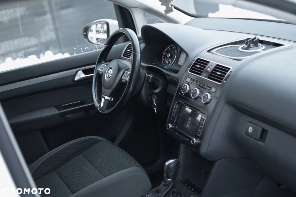 Volkswagen Touran - 6