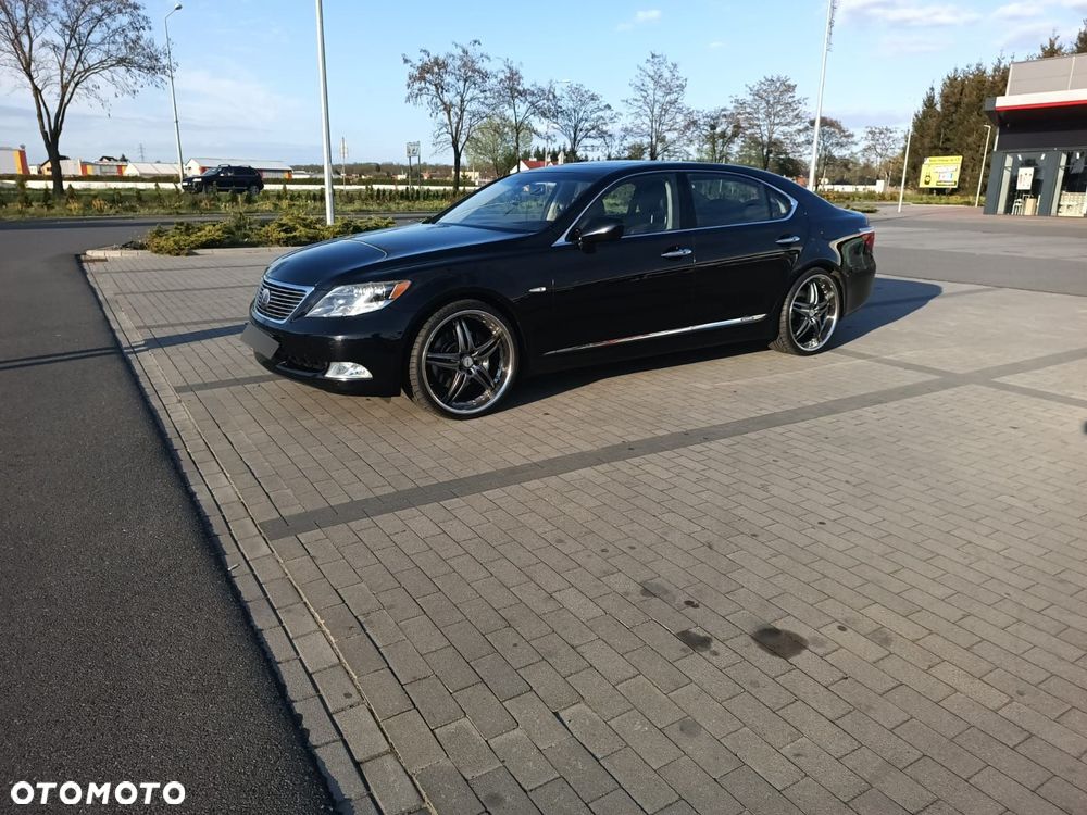 Lexus LS 600h L Prestige - 1