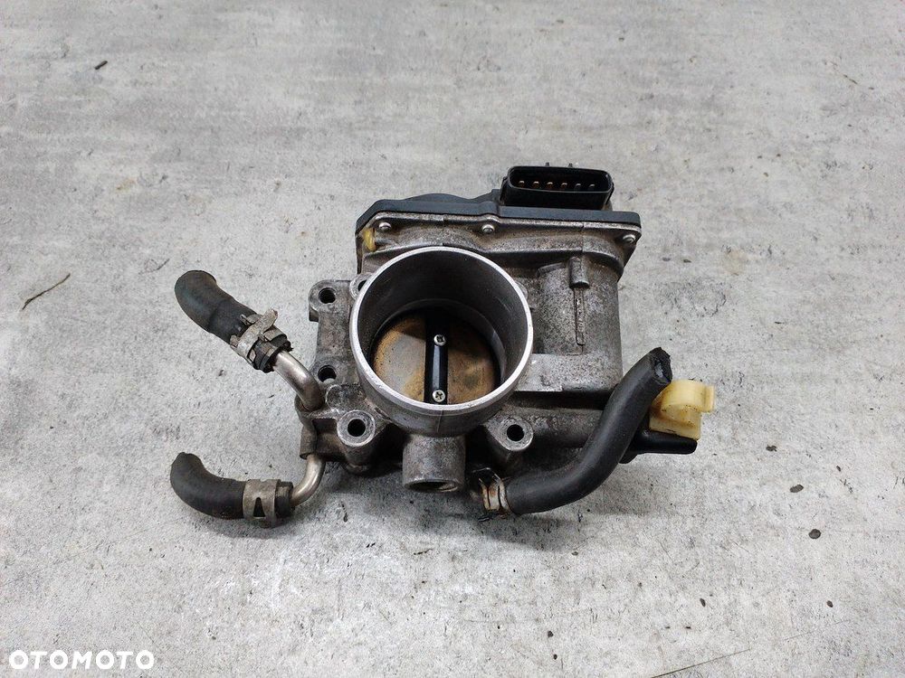 PRZEPUSTNICA TOYOTA AVENSIS II T25 22030-28050 2.0 VVT-I - 2