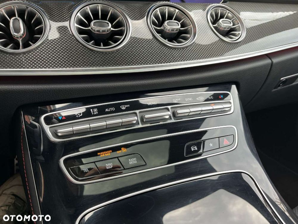 Mercedes-Benz Klasa E AMG 53 4-Matic+ 9G-TRONIC - 24
