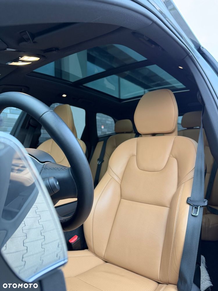 Volvo XC 60 B5 B AWD Ultimate Dark - 23