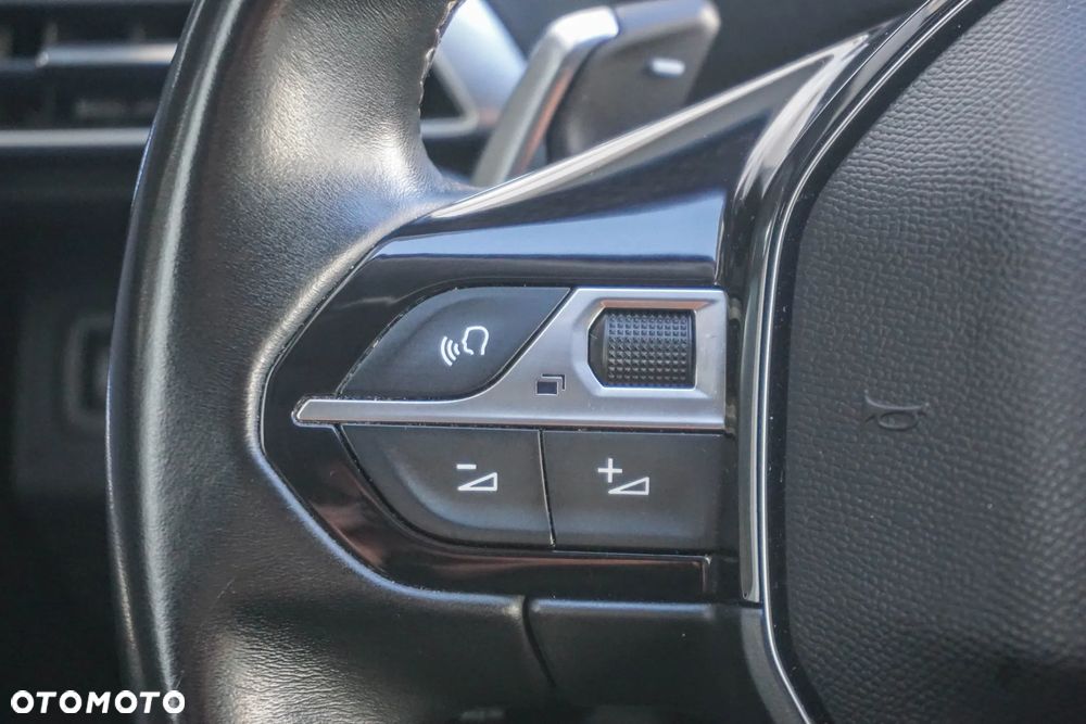 Peugeot 3008 1.2 PureTech Road Trip S&S EAT8 - 12