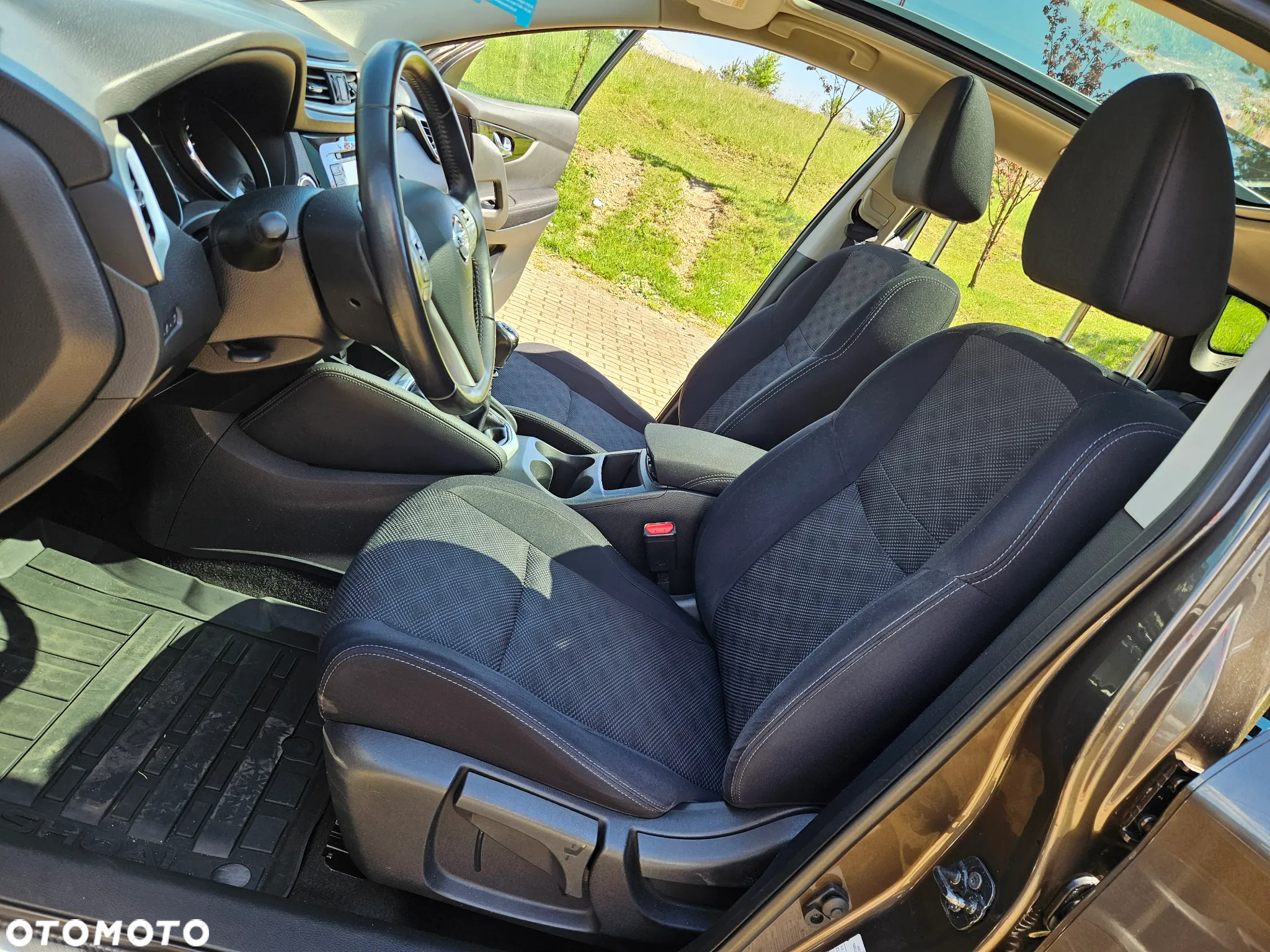 Nissan Qashqai 1.2 DIG-T N-Connecta EU6 - 14