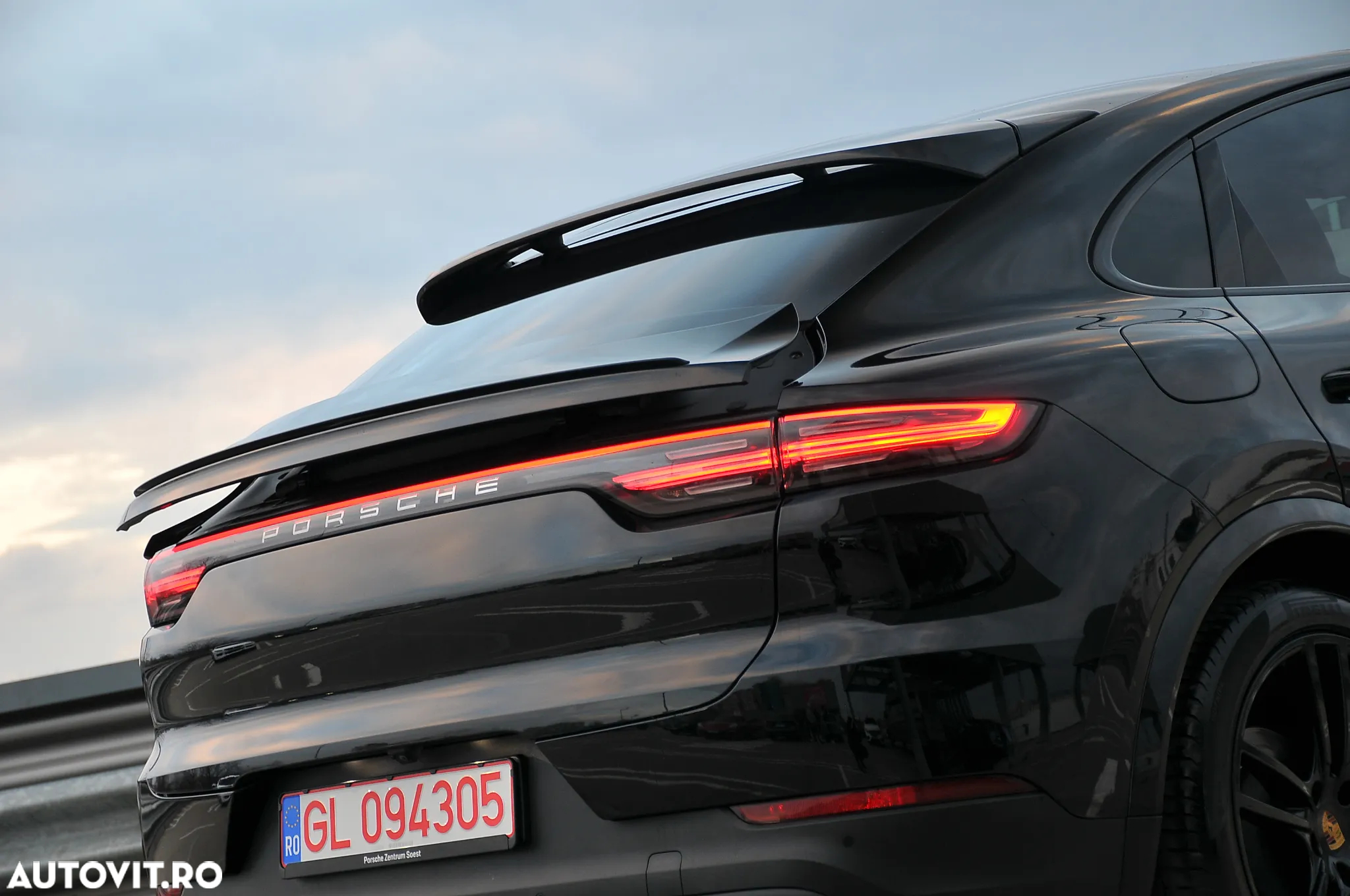 Porsche Cayenne Coupe Tiptronic S Platinum Edition - 37