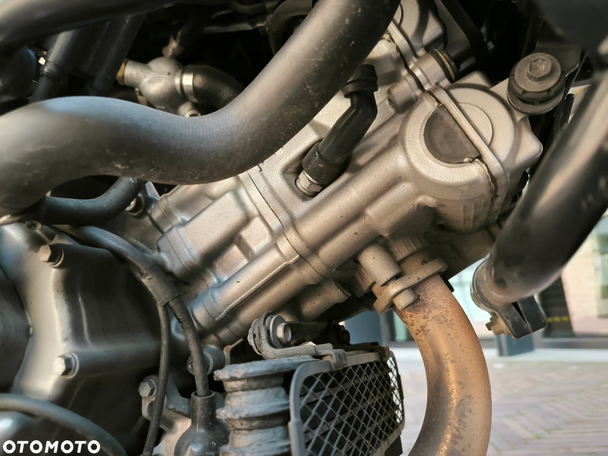 Suzuki V-STROM - 8