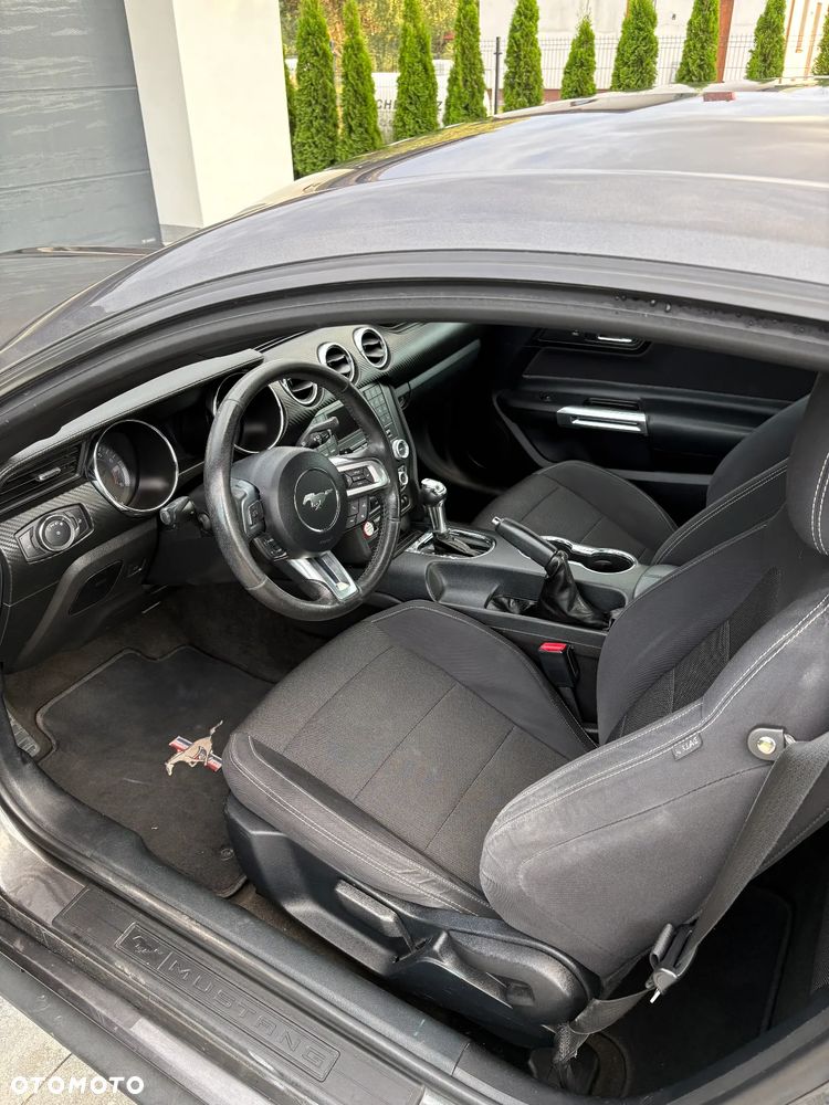 Ford Mustang 3.7 V6 - 2