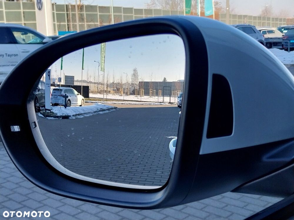 Volkswagen T-Cross - 32