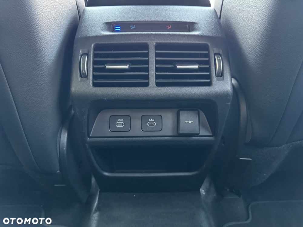 Land Rover Discovery Sport 2.0 D200 mHEV Dynamic SE - 19