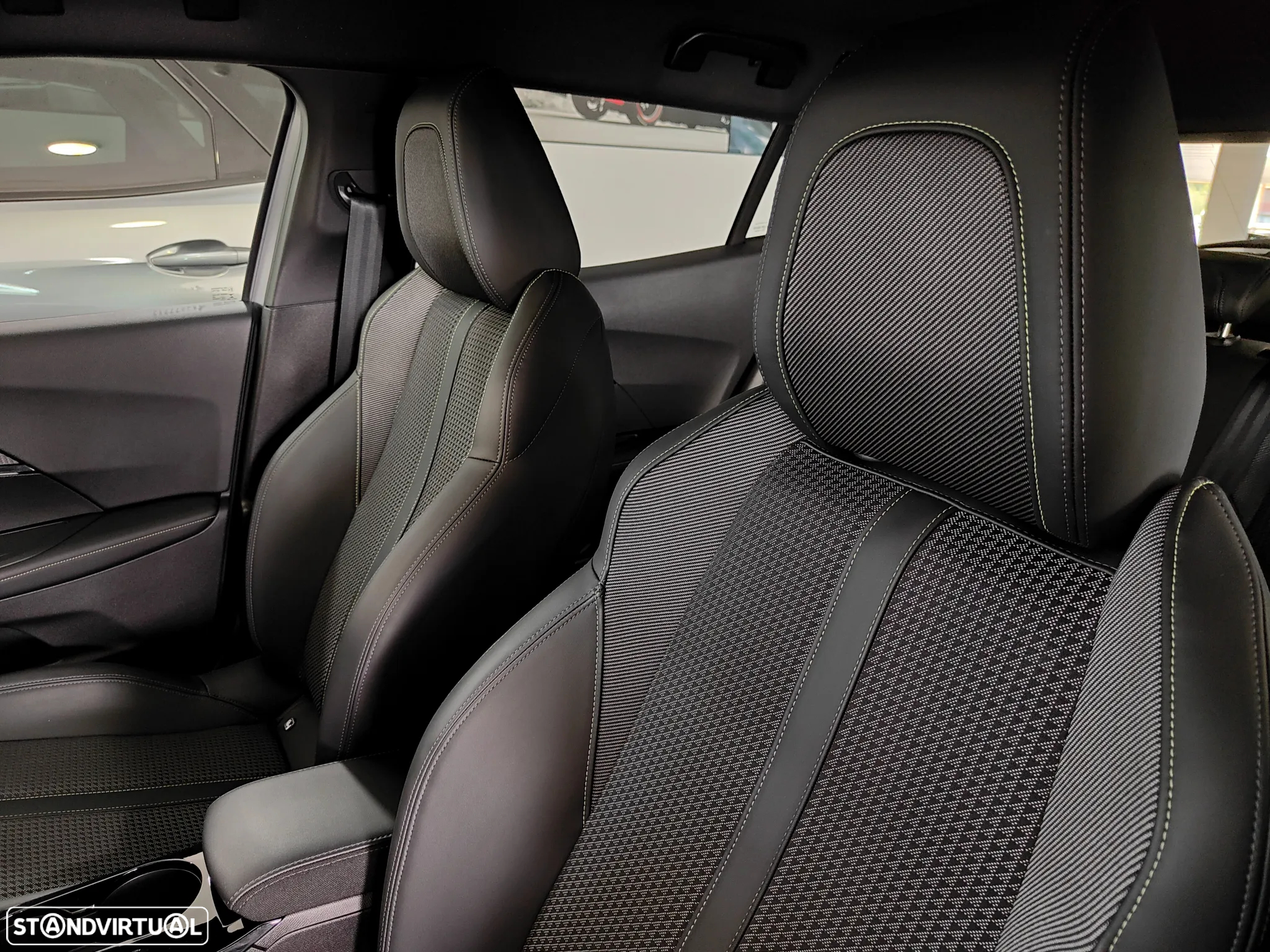 Peugeot 2008 1.2 PureTech GT Line EAT6 - 30
