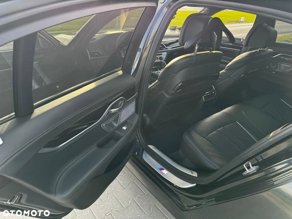 BMW Seria 7 750d xDrive - 23