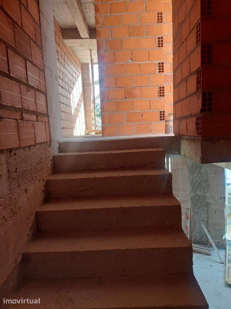 Moradia isolada T3 com garagem, jardim e varanda - Grande imagem: 4/7