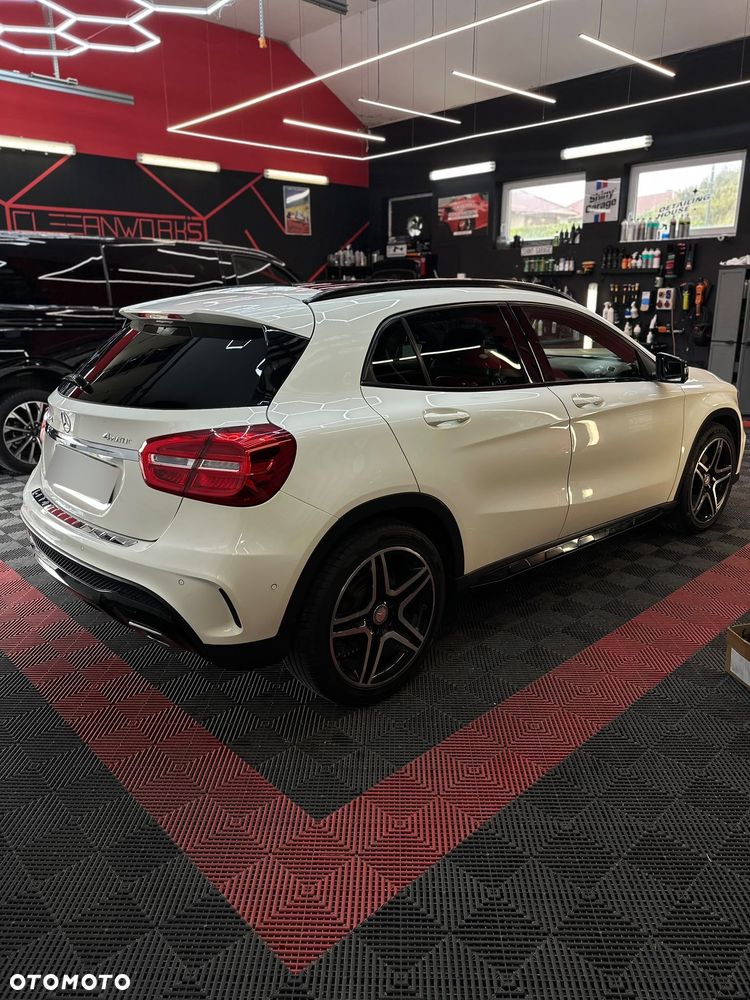 Mercedes-Benz GLA 250 4-Matic - 4