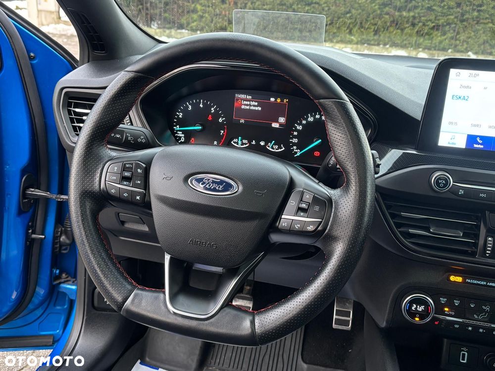 Ford Focus 1.0 EcoBoost Start-Stopp-System ST-LINE DESIGN - 12
