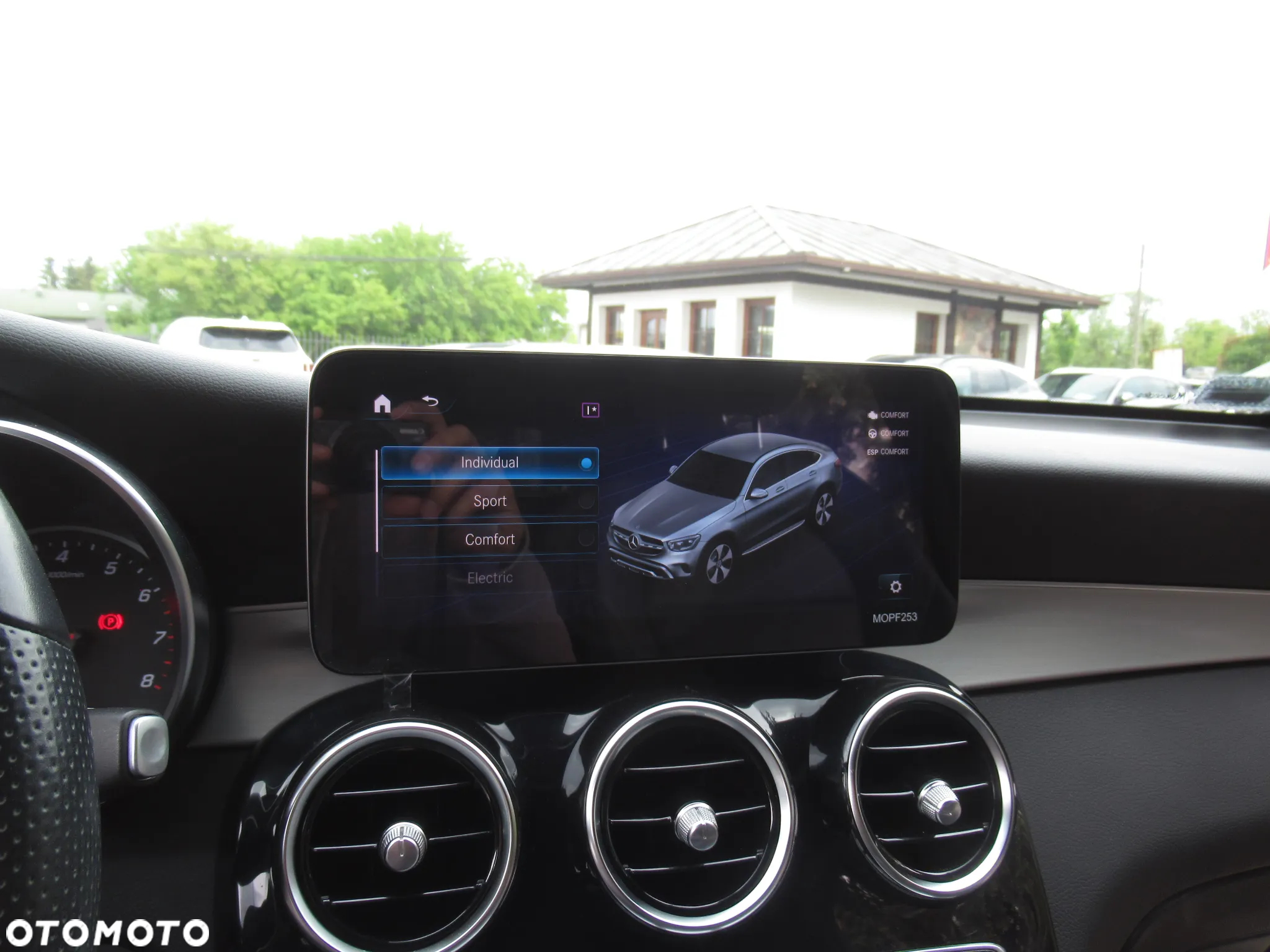 Mercedes-Benz GLC - 26