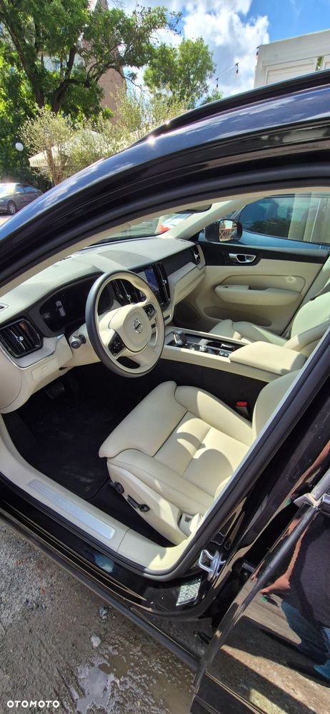 Volvo XC 60 B4 B Plus Dark - 8
