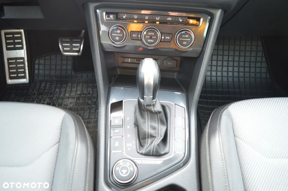 Volkswagen Tiguan 2.0 TDI SCR 4MotION DSG R-Line - 19