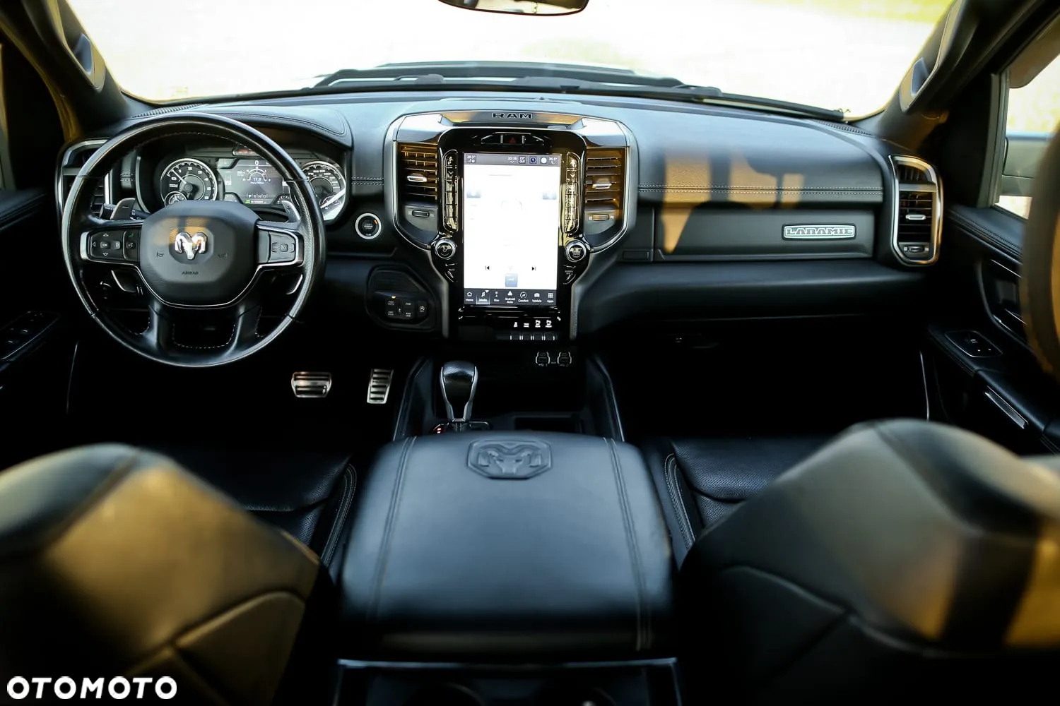 RAM 1500 Crew Cab Laramie - 18